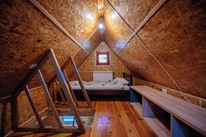 4 slaapkamers, een bureau, een strijkplank/strijkijzer, gratis wifi