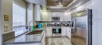 Newly Remodeled Home - 10 mins to Vegas Strip!