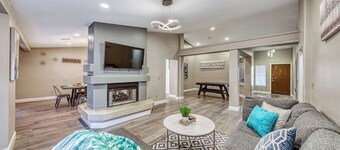 Newly Remodeled Home - 10 mins to Vegas Strip!