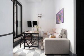 Medium Studio with Kitchen | Wohnbereich