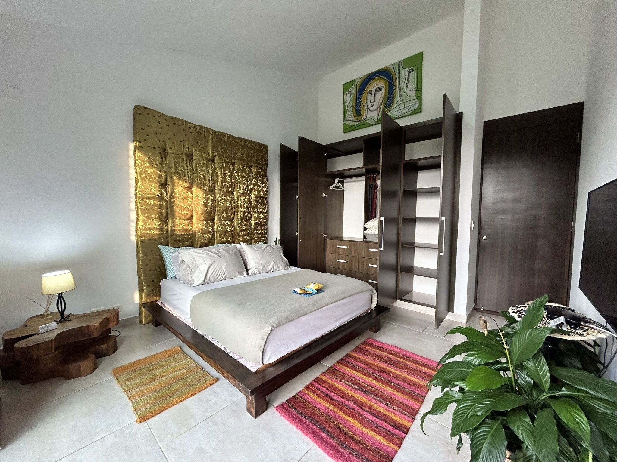 1 slaapkamer, een bureau, een strijkplank/strijkijzer, gratis wifi