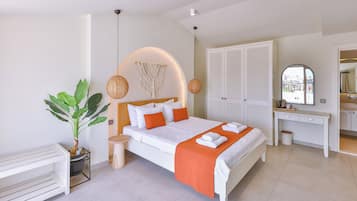 Deluxe Penthouse | In-room safe, laptop workspace, soundproofing, iron/ironing board