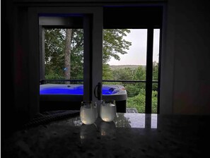 Interior - Nemo Tunnel Chalet - HotTub&View (Wartburg)