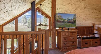 Lux Hot Tub Cabin. Huge VIEWS! 35 Acres! Stargazing/Hiking Retreat! No Pet Fees!