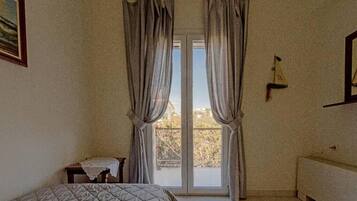 5 chambres, fer et planche à repasser, Wi-Fi gratuit, draps fournis