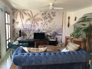 Télévision, livres, chaßne hi-fi