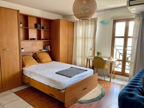 1 bedroom, desk, iron/ironing board, free WiFi