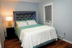 3 bedrooms, desk, iron/ironing board, free WiFi - "Serene Escape: Leave Worries Behind"
 (Wilkes-Barre)