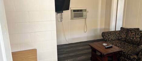 Basic Room | Living area