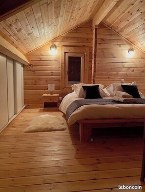 3 chambres, fer et planche à repasser, Wi-Fi gratuit, draps fournis