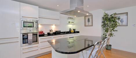 2 bedrooms, Internet