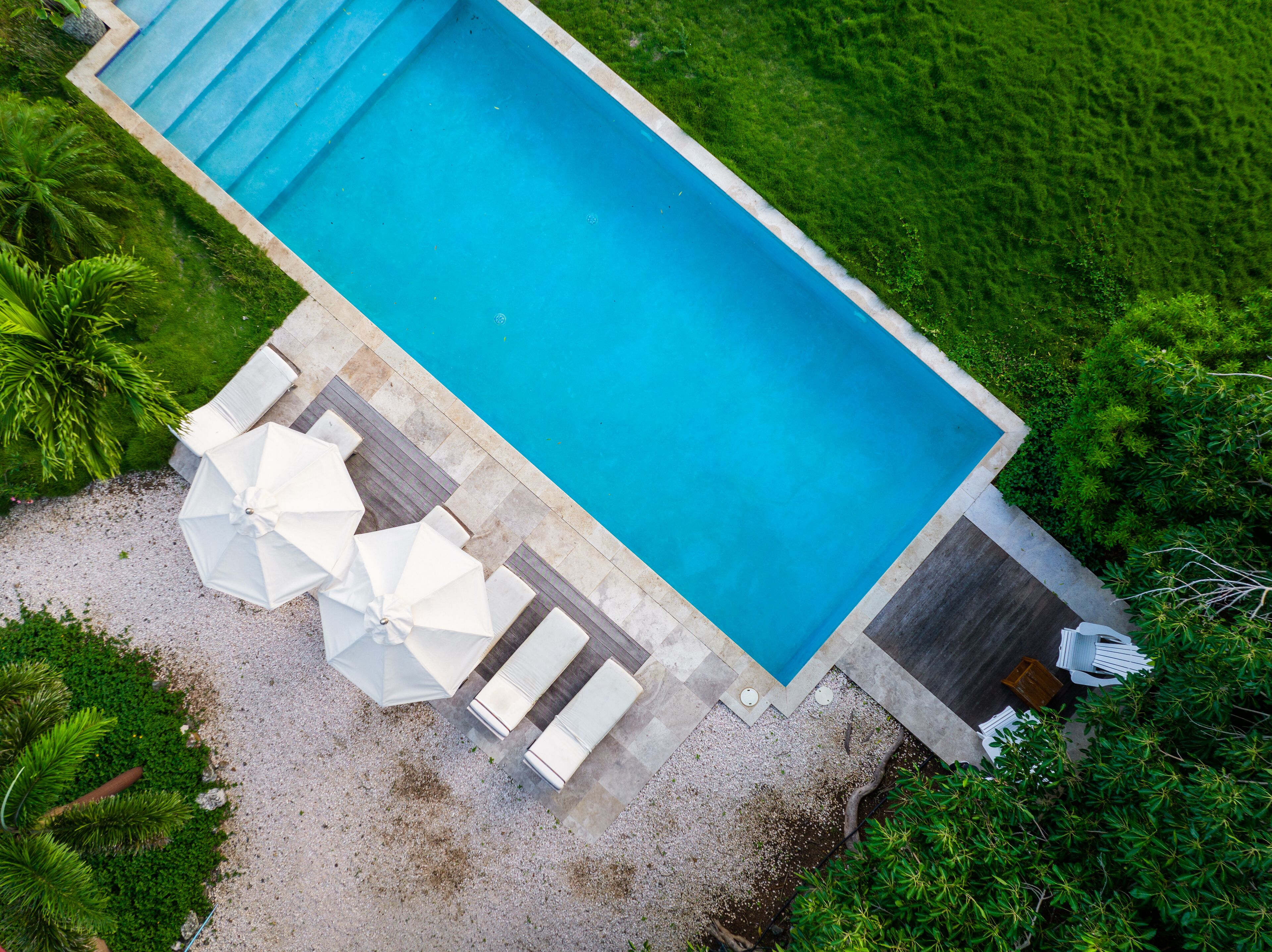 2 udendørs pools