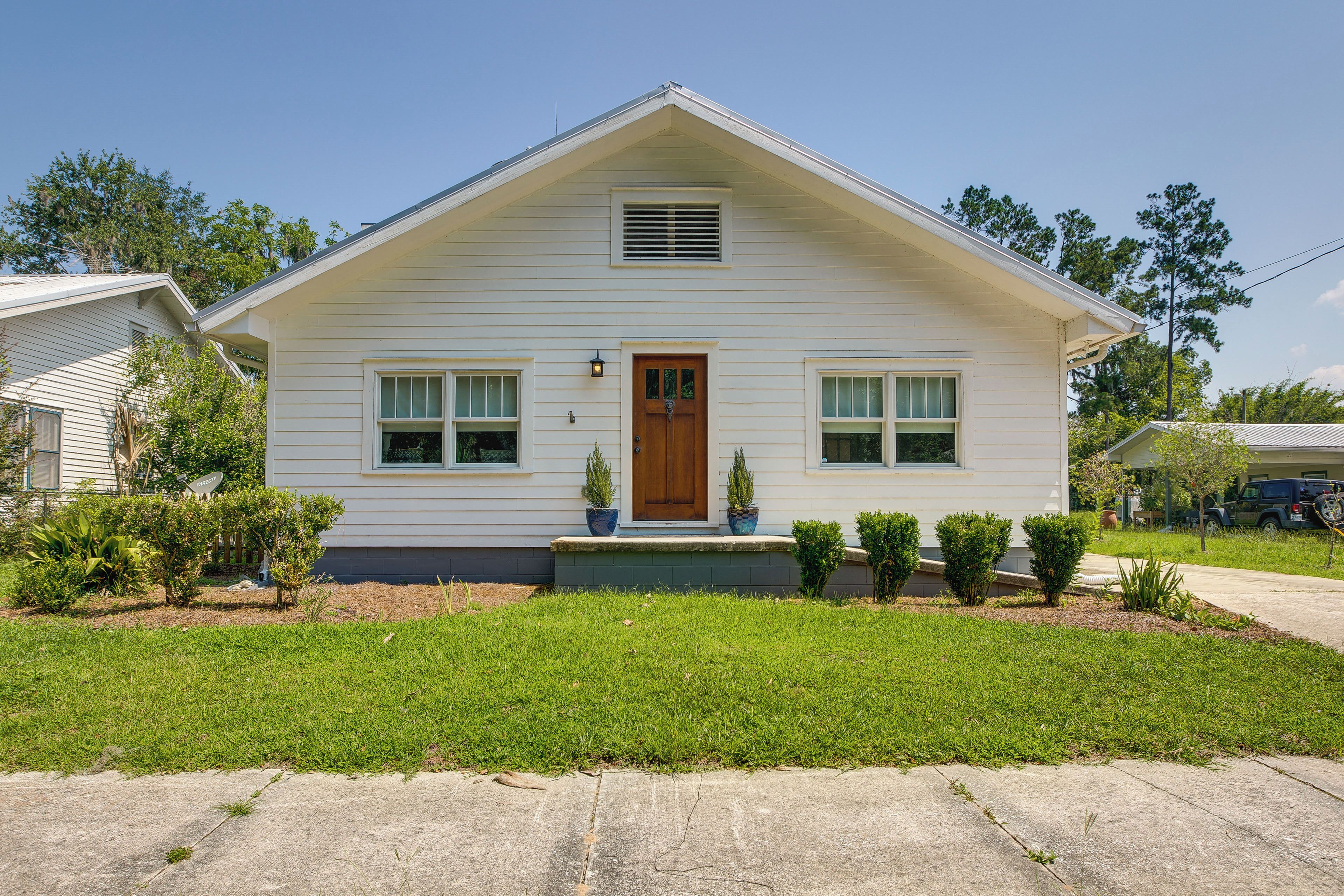 White Springs Gem w/ Patio & Screened Porch!