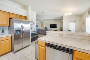 Kochgeschirr/Geschirr/Besteck