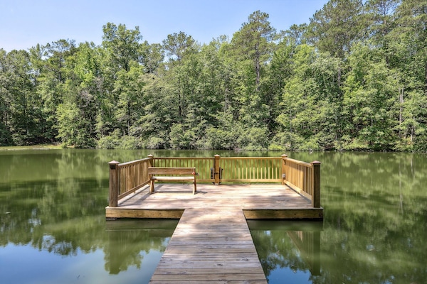 Hamilton Vacation Rental | 2BR | 2BA | 1,400 Sq Ft | Stairs Required
