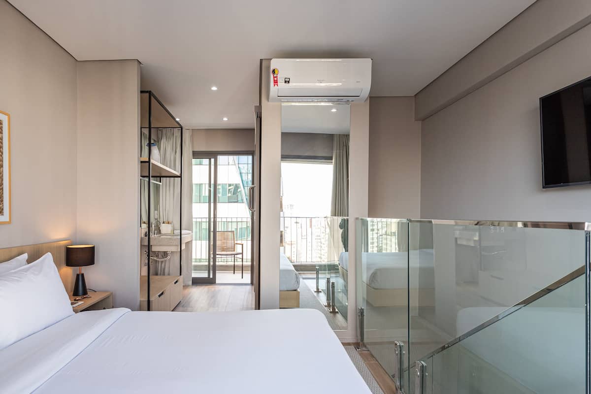 Executive Duplex | 1 bedroom, individually decorated, free WiFi, bed sheets