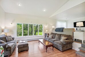 TV, fireplace, books - Charming & Scenic Gouldsboro Getaway w/ Patio! (Gouldsboro)