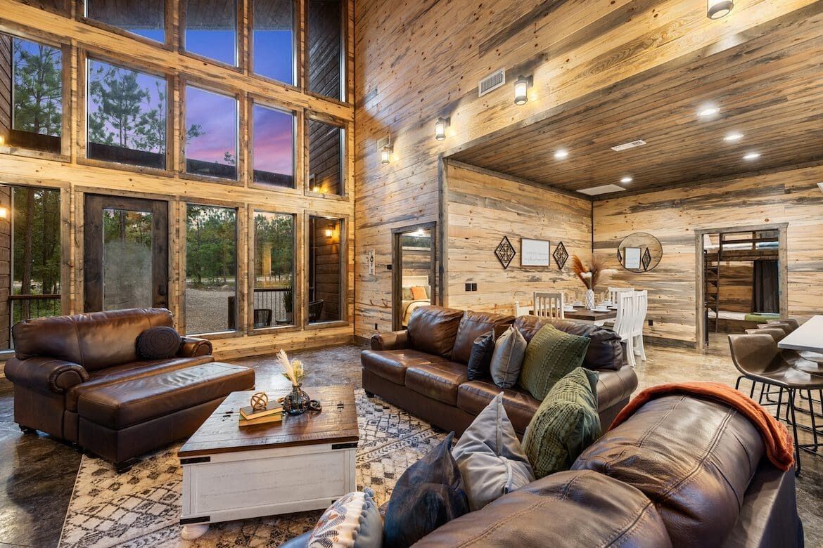 Televisión y chimenea 