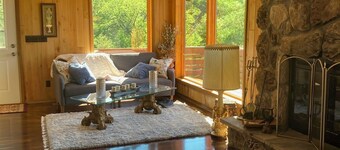 Cozy Log Home-Your Perfect Escape!
Enjoy Nature and Wildlife from the Deck!