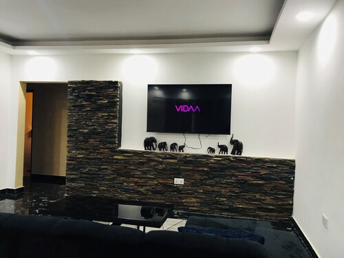Batoka Apartments- Unique African touch 6km from KKIA