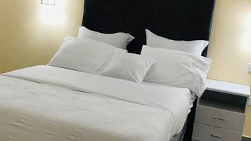 2 bedrooms, iron/ironing board, WiFi, bed sheets