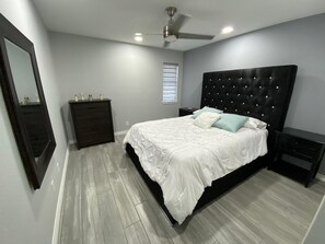 2 chambres, fer et planche à repasser, Wi-Fi, draps fournis