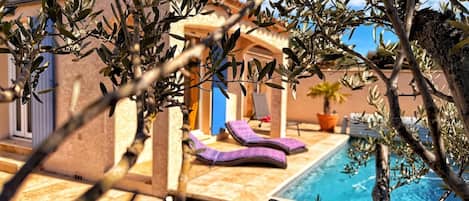 室外泳池、暖水池