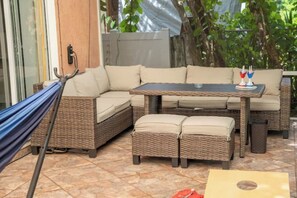 Terrace/patio - 3 bd/2 ba 5 min to airport and 15 min to beach! (Fort Lauderdale)