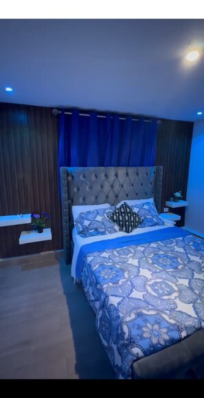 6 bedrooms, in-room safe, iron/ironing board, WiFi