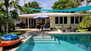 Outdoor pool, a heated pool - Vacation Perfection! Retreat, Refresh & Recharge in Your Private Tropical Oasis (Fort Lauderdale)
