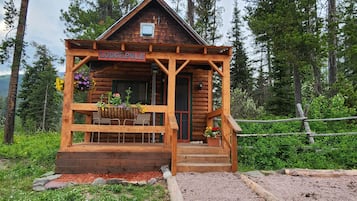 Traditional Cabin | 2 bedrooms, bed sheets