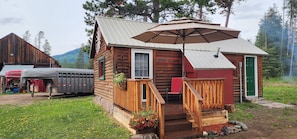 Traditional Cabin | Free WiFi, bed sheets - Bear Creek Guest Ranch (Essex)