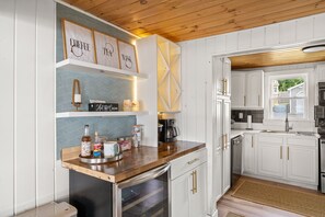 Micro-ondes, four, plaque de cuisson, lave-vaisselle