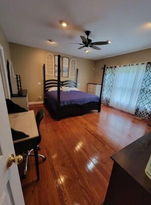 6 bedrooms, desk, WiFi