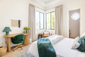 7 bedrooms, desk, free WiFi, bed sheets