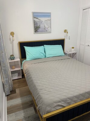 2 slaapkamers, een kluis op de kamer, een strijkplank/strijkijzer