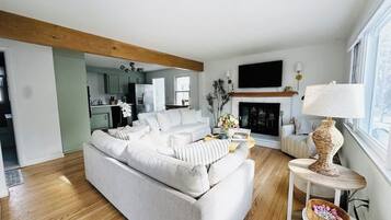 TV, peis og kontorer