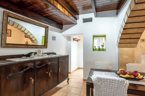1 chambre, décoration personnalisée, ameublement personnalisé