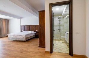 1 bedroom, WiFi, bed sheets - Voyager # 9 (Mamaia-Sat)