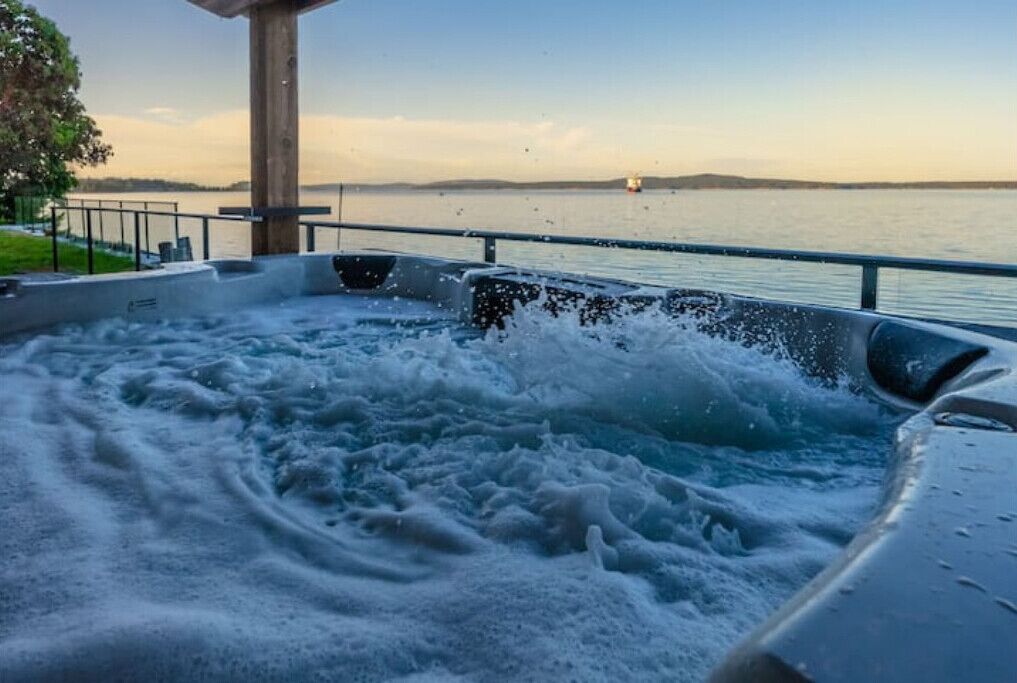 Outdoor spa tub