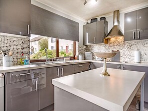 Geschirrspüler, Hochstuhl