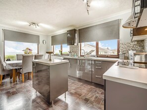 Geschirrspüler, Hochstuhl