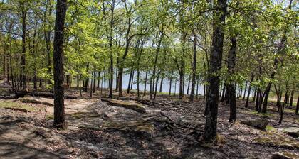 New Cabin on Private Lake with Hot Tub, Gas Grill, Fire Pit & Swings