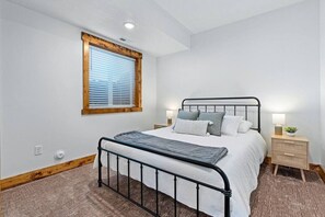 5 bedrooms, iron/ironing board, travel cot, free WiFi