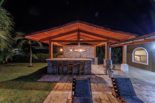 Casa 47 Private Tropical Pool Retreat- Bejuco