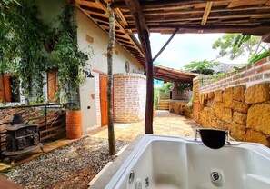 Terrace/patio - Casa Pájaro, birdwatching in native forest (Barichara)