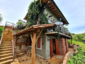 Exterior - Casa Pájaro, birdwatching in native forest (Barichara)
