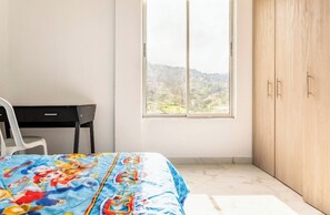 4 bedrooms, WiFi, bed sheets