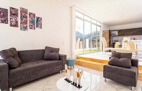 Beautiful country house, ideal to enjoy and rest on your vacation.