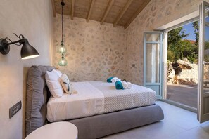 2 bedrooms, iron/ironing board, travel cot, free WiFi